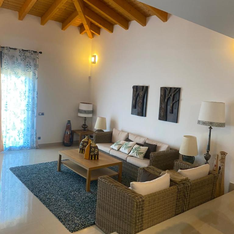 4 Bed Villa - Sleeps 9- Pool - Garden - Parking - Villa de 1 dormitorio - 7