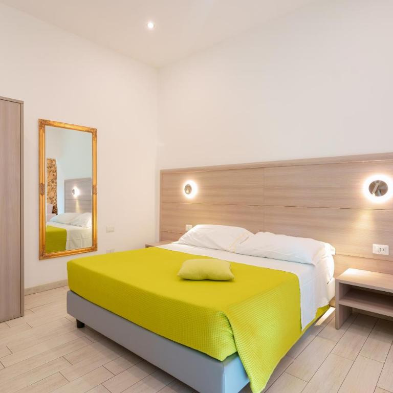 Bardilio Luxury Rooms - Triple Room with Private Bathroom - 9
