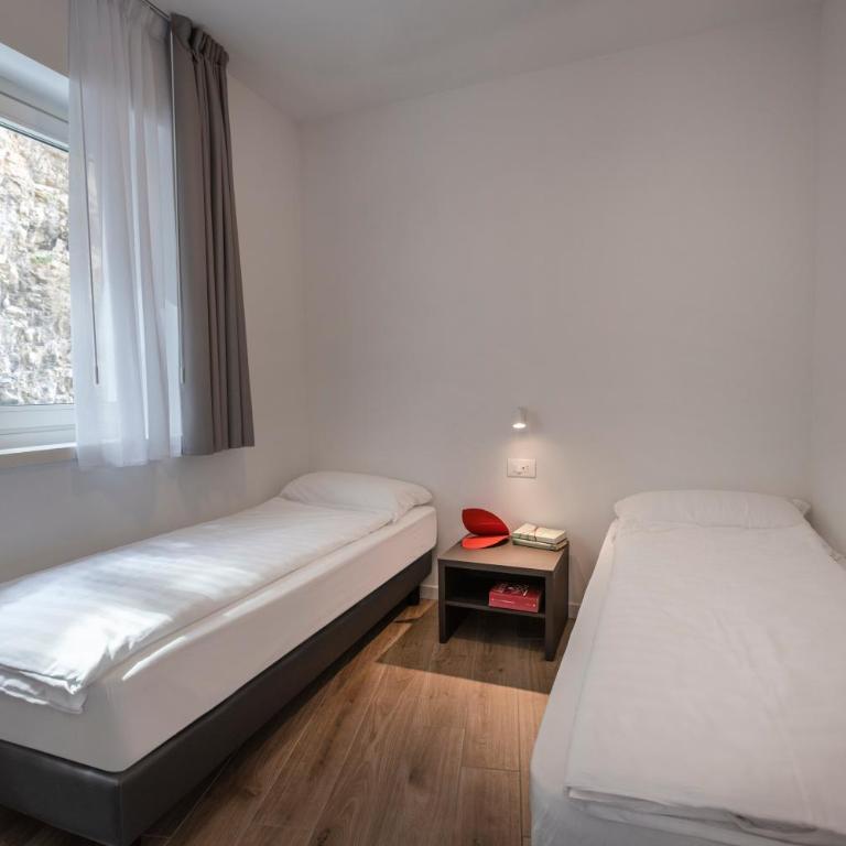 Residence Solei Classic & Plus - Plus Three-Bedroom Apartment with Terrace and Lake View - 17