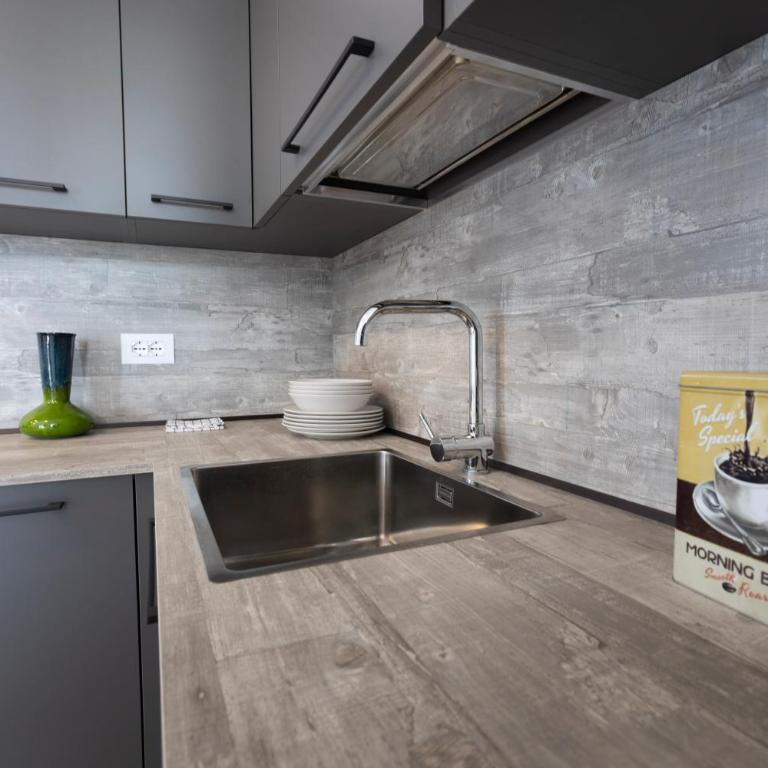 Residence Solei Classic & Plus - Plus Three-Bedroom Apartment with Terrace and Lake View - 20