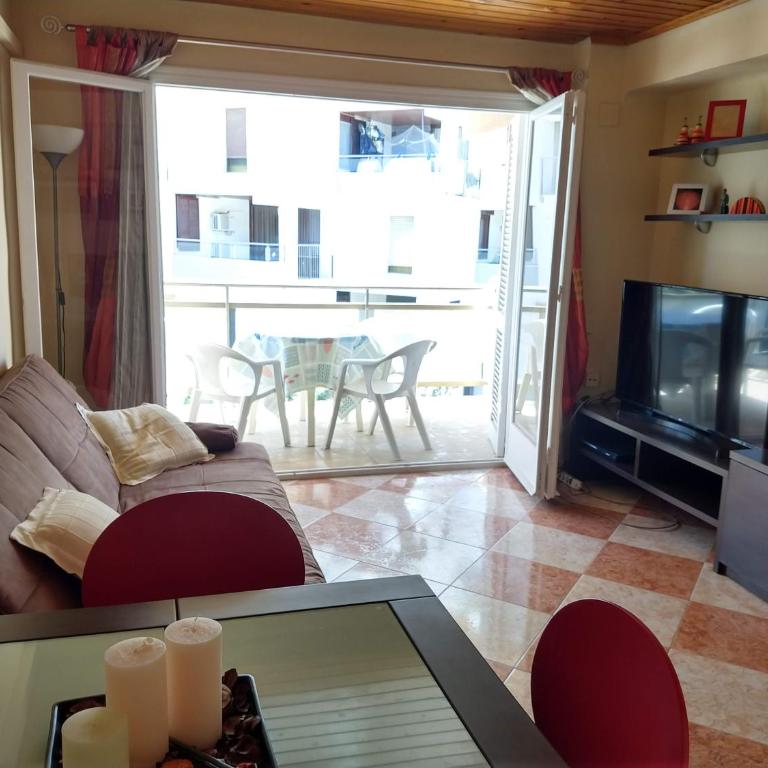 Estupendo apartamento en el edificio DMS1 en La Pineda - Two-Bedroom Apartment - 9