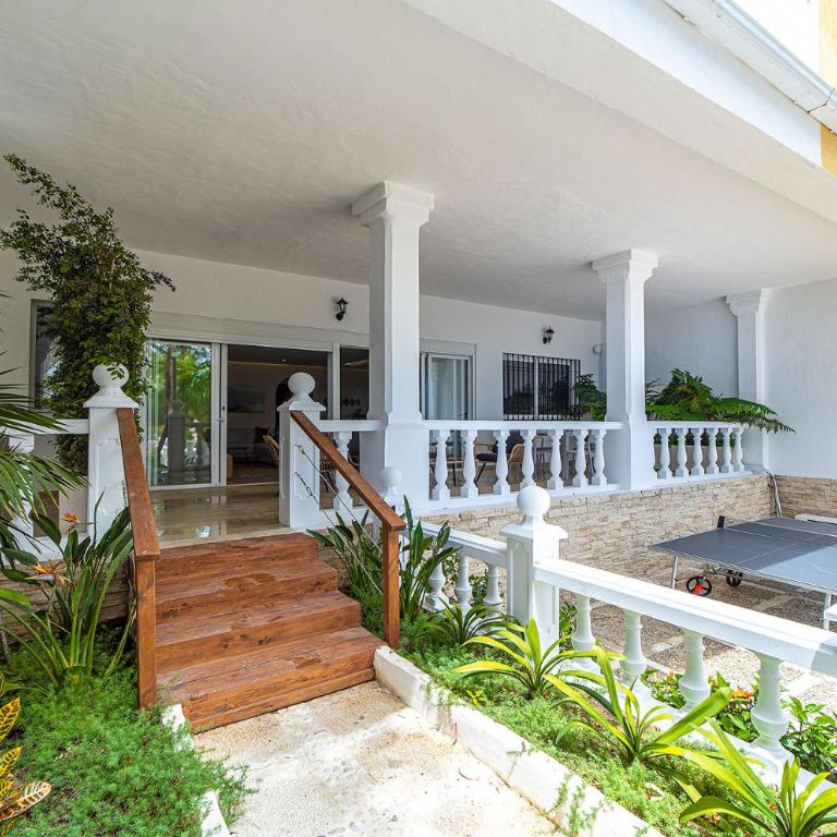 Lavanda - Apartamento Privado en Villa Compartida, Marbella - Apartamento con vistas a la piscina - 8