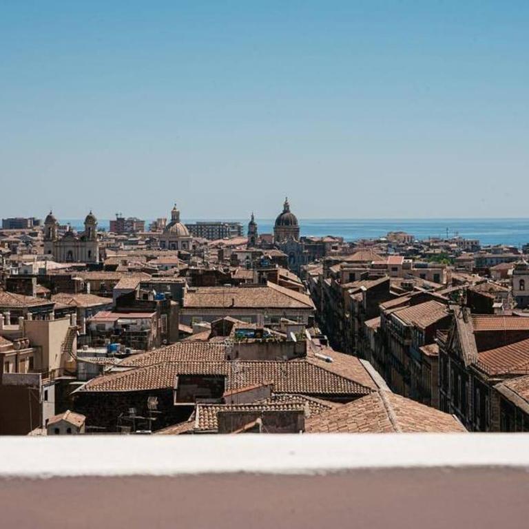 Attico in pieno centro storico di Catania - Appartamento con 2 Camere da Letto - 4