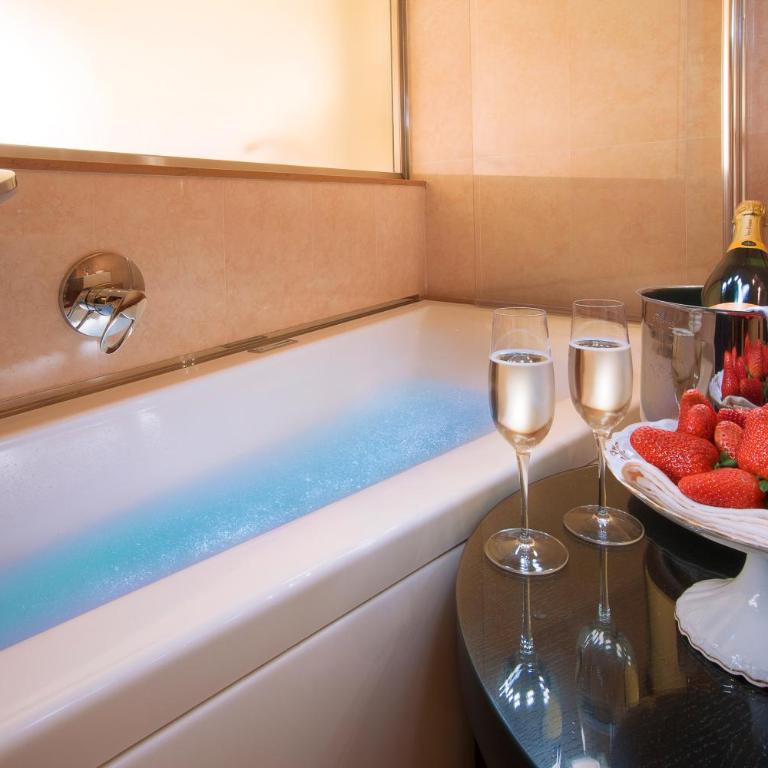 Hotel Torino Wellness & Spa - Camera Matrimoniale Queen con Vasca Idromassaggio - 15