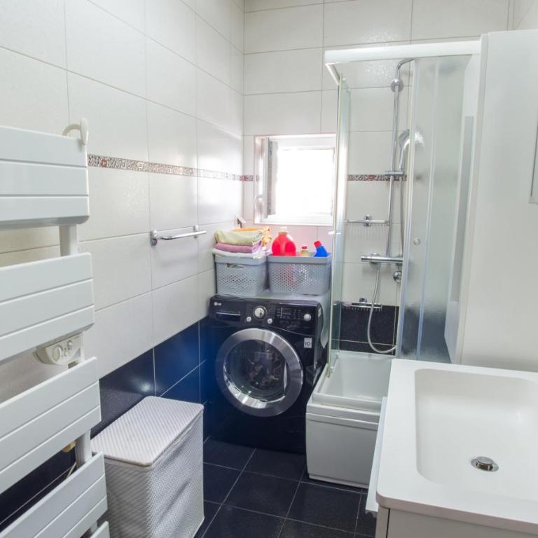 Hidden gem of Old Town - Three-Bedroom Apartment - 9