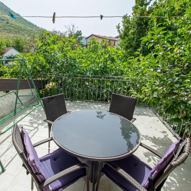 Hidden gem of Old Town - Three-Bedroom Apartment - 10