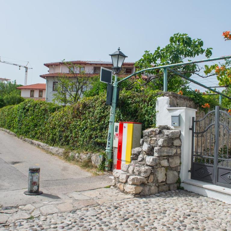 Hidden gem of Old Town - Three-Bedroom Apartment - 38