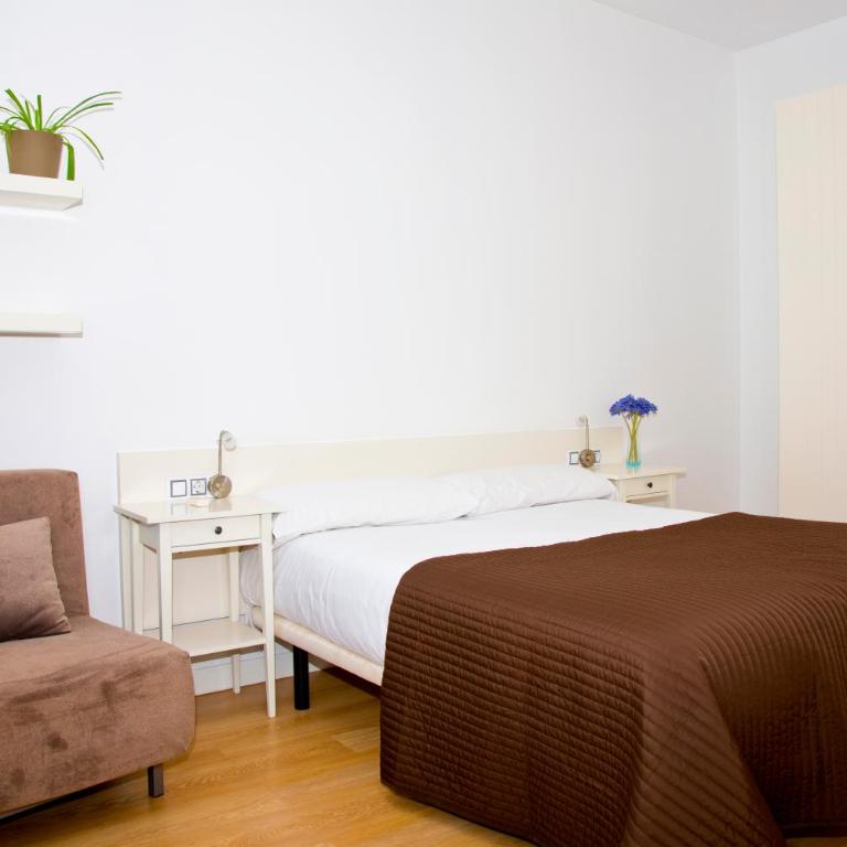 Claris Apartments - Two-Bedroom Apartment - 10