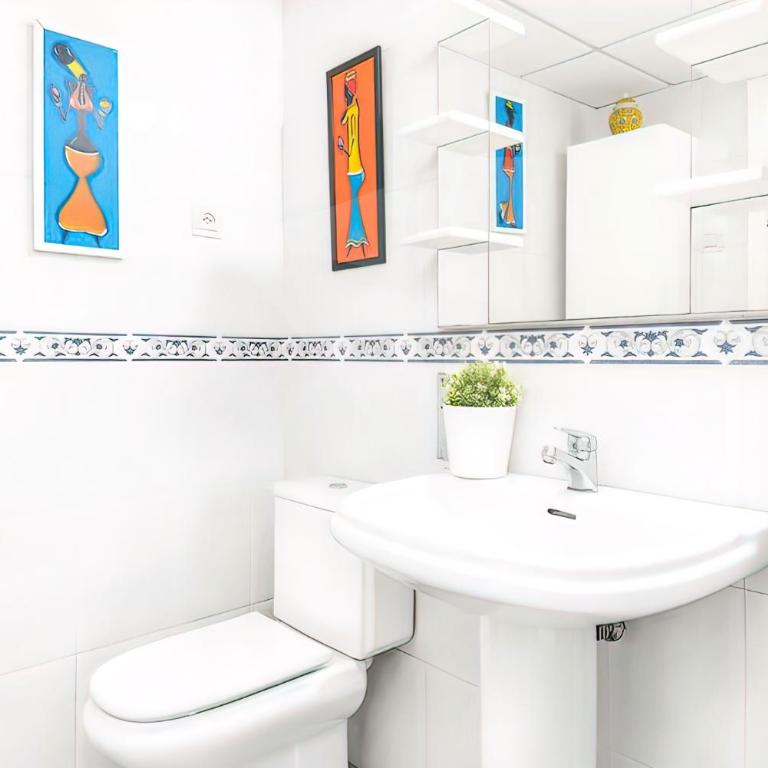 Lovely Suite with River Views and Parking - One-Bedroom Apartment - 12