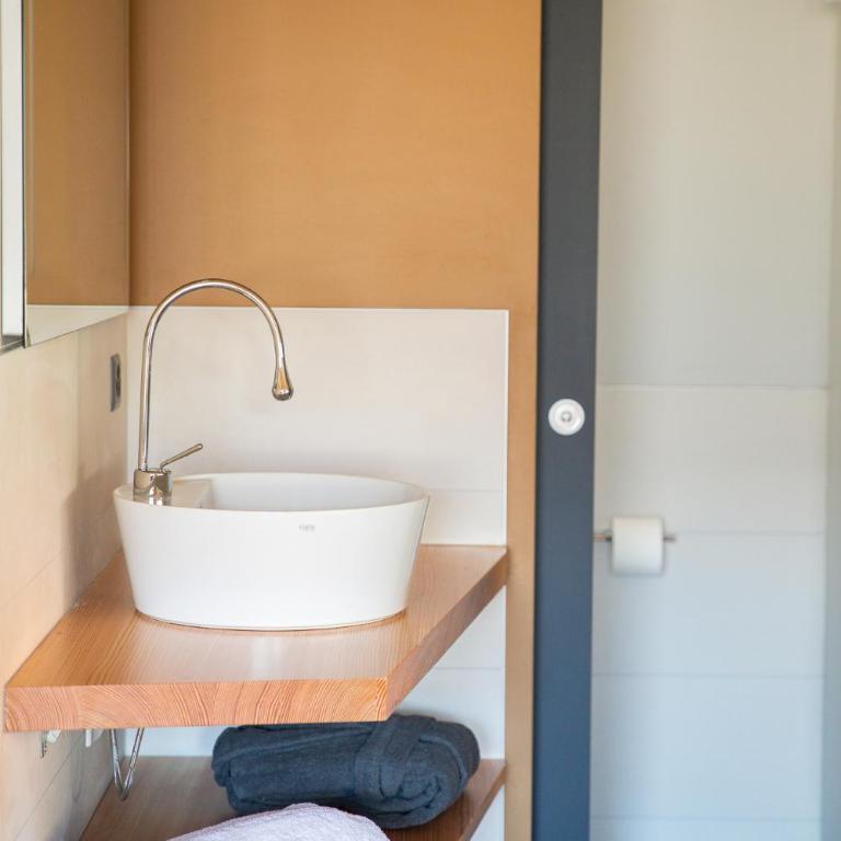 La Tzavane - Zimmer mit Kingsize-Bett und Balkon - 3