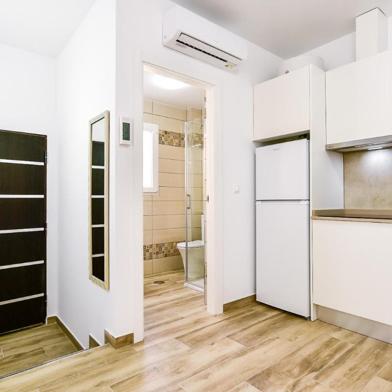 Apartments CURA BEACH - Studio Apartment - 4