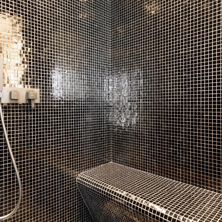 B Montmartre - Chambre Dernier Étage avec Hammam - 2