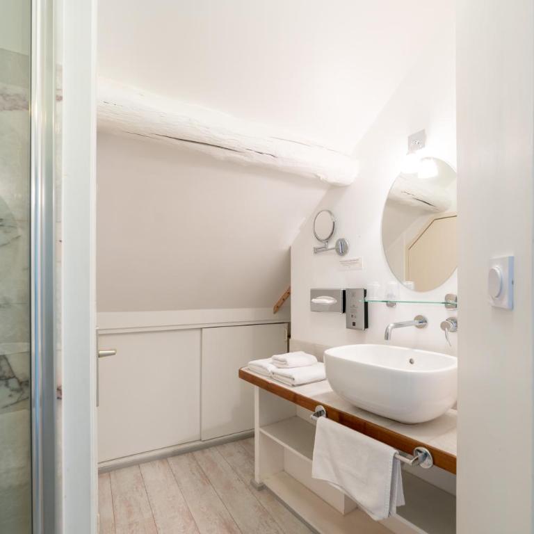 Logis - Hotel De La Mairie - Chambre Quadruple - 3