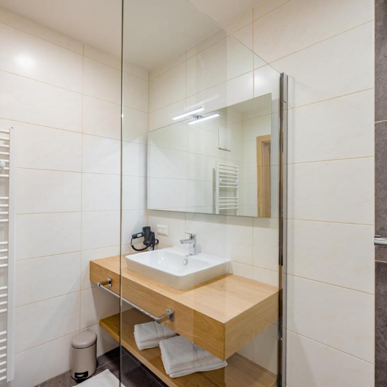 Gästehaus Fiedlwirt - Deluxe Familienzimmer - 7