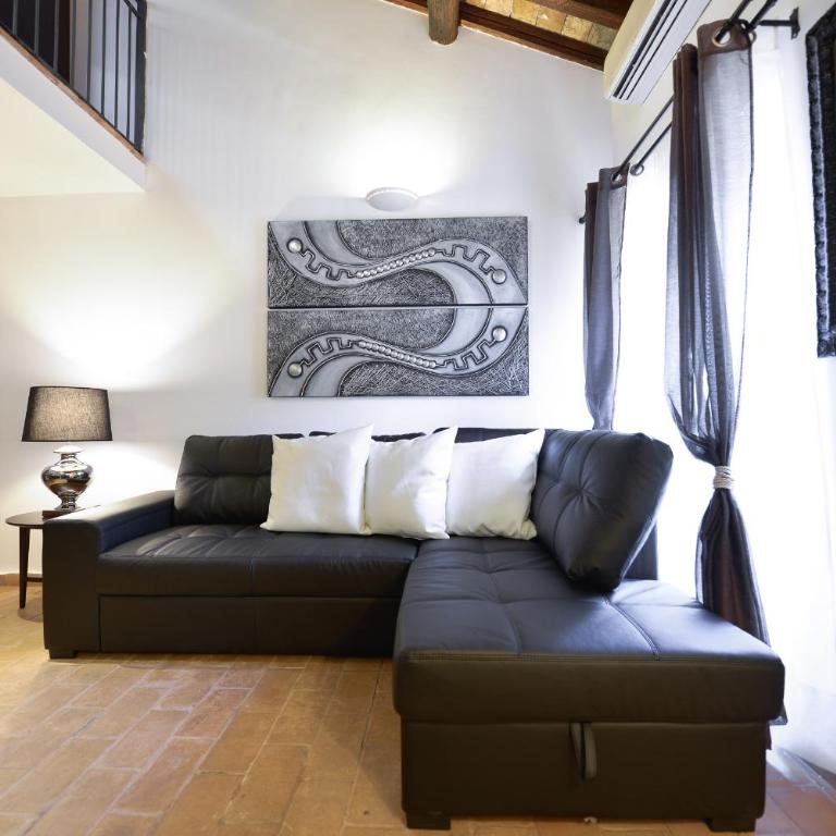 Easydomus Rome - Two-Bedroom Apartment - Address: Via degli Ibernesi 23 - 6