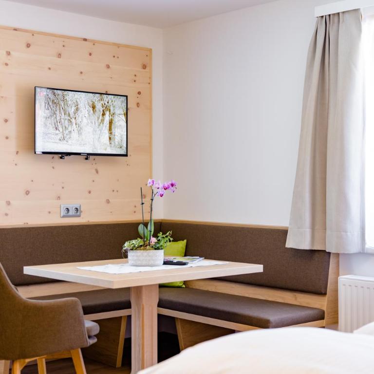 Gästehaus Fiedlwirt - Deluxe Familienzimmer - 10