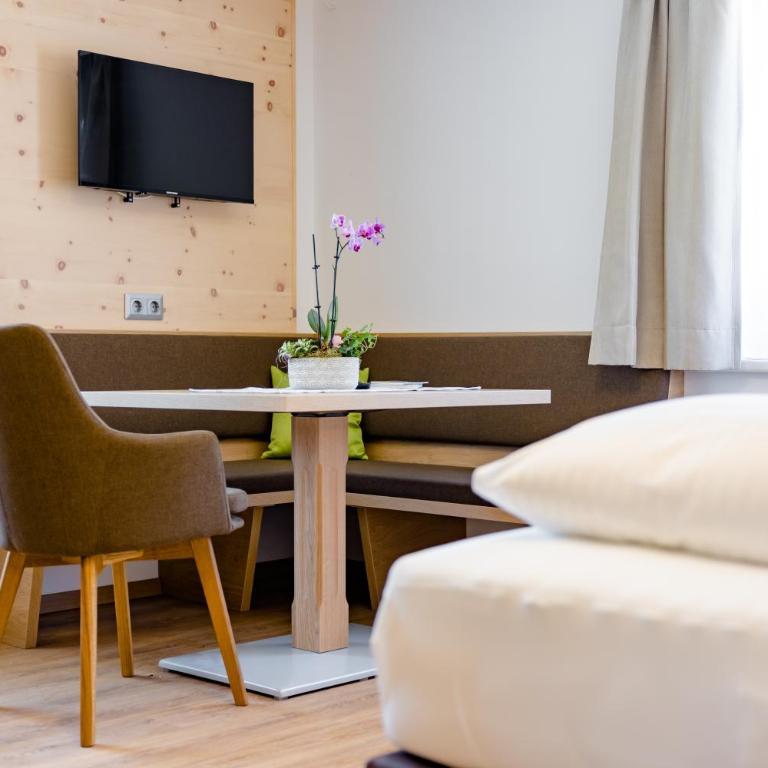 Gästehaus Fiedlwirt - Deluxe Familienzimmer - 9