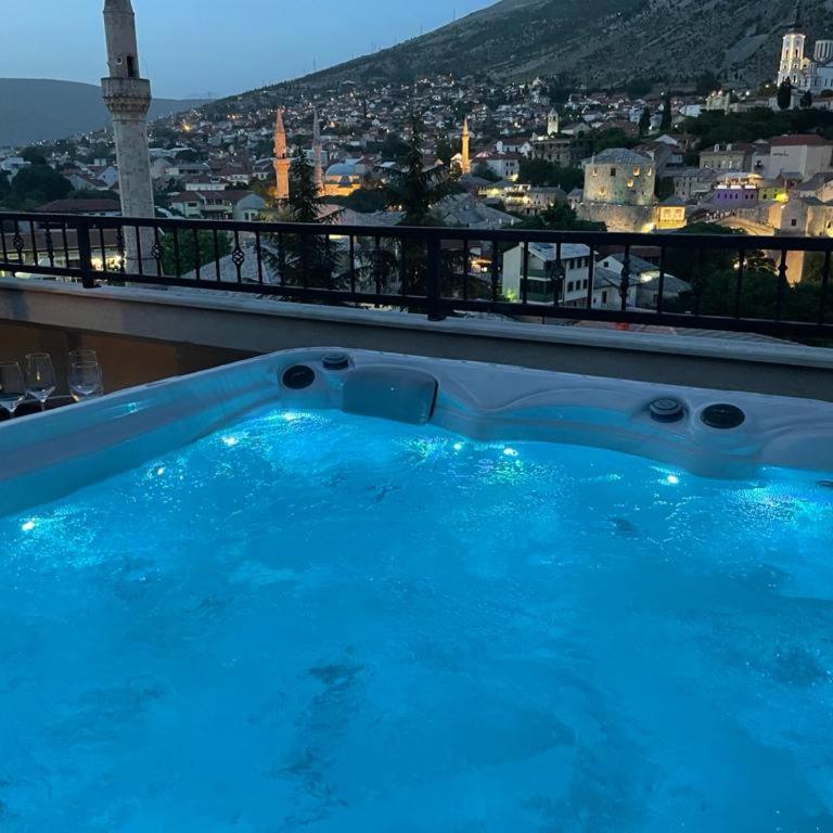 Penthouse with Old bridge view and jacuzzi - Two-Bedroom Apartment - 34