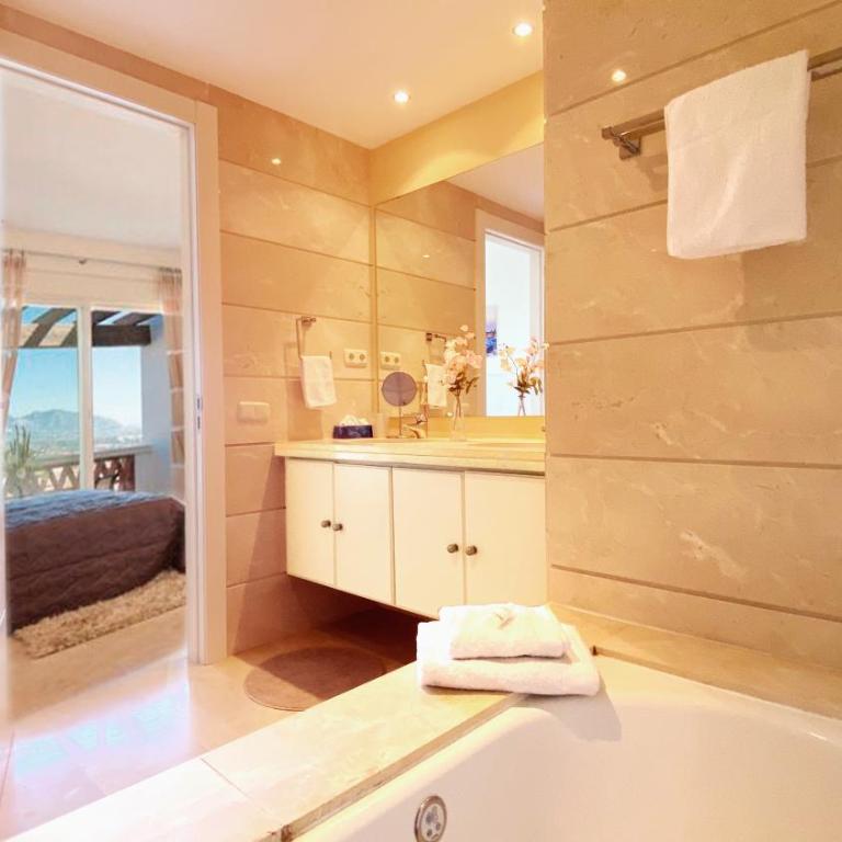 La Cala Golf Luxury TownHouse, frontline golf, spectacular views - Casa de 2 dormitorios - 23