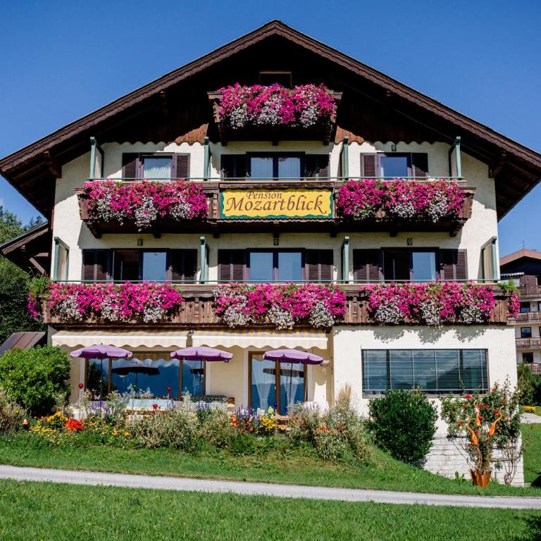 Pension Mozartblick - Doppelzimmer mit Bergblick - 1