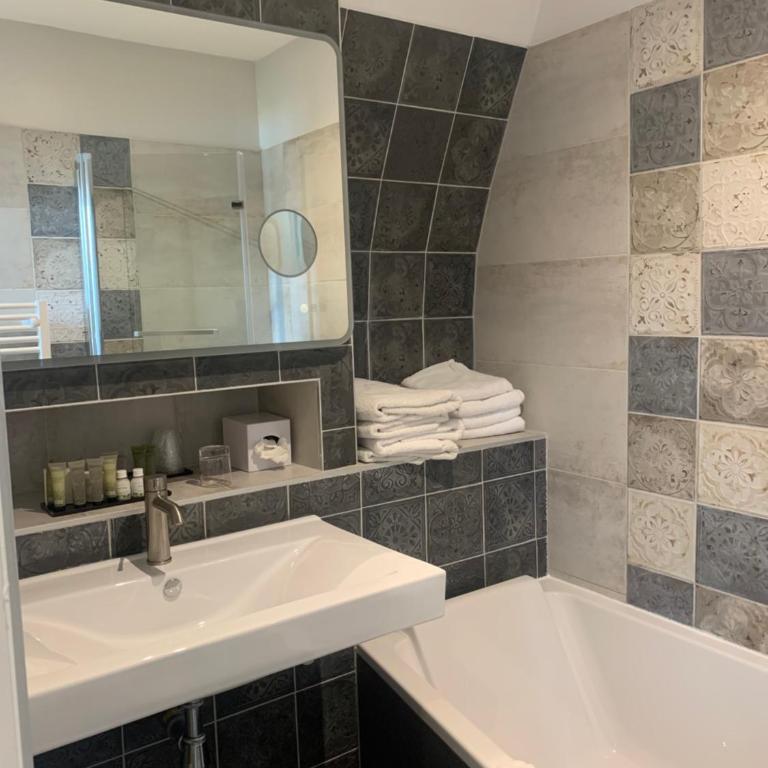 Villa Augeval Hôtel de charme & Spa - Chambre Familiale (2 Adultes et 2 Enfants) - 3