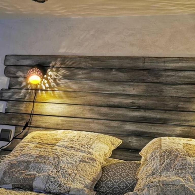 STUDIO MEZZANINE 2/3 Personnes - Studio Lit King-Size avec Canapé-Lit - 24