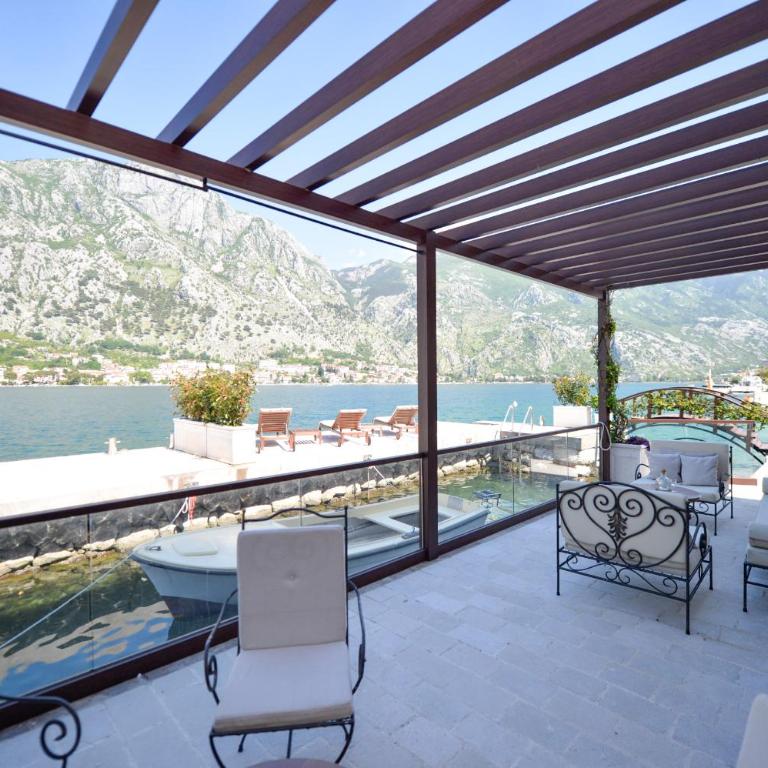 SEASIDE HOUSE KOTOR - Three-Bedroom Villa - 45
