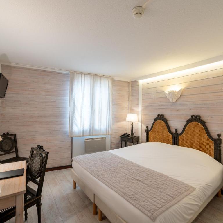 Logis - Hotel De La Mairie - Chambre Double ou Lits Jumeaux - 3