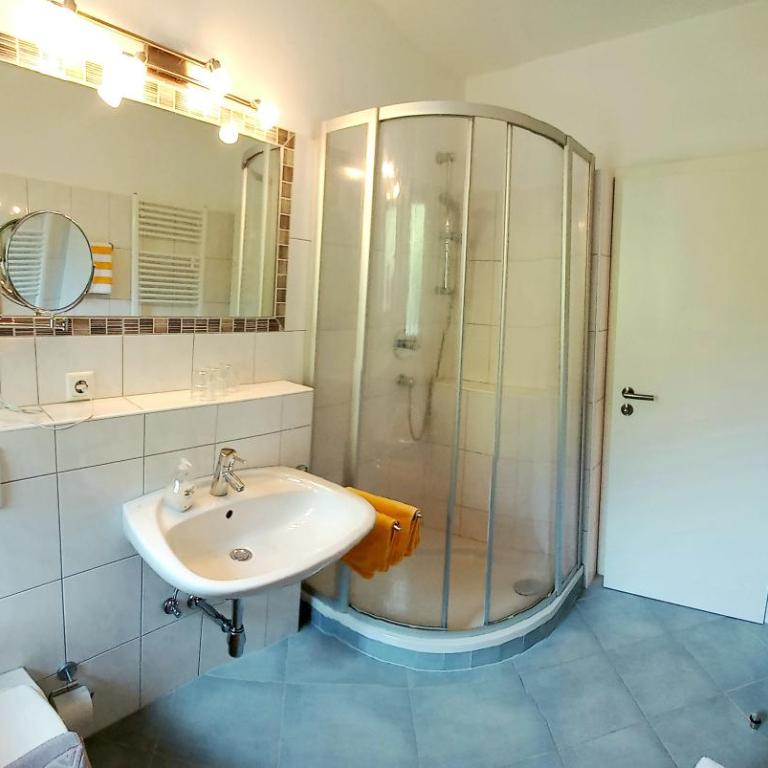 Apart-Pension Oberreiter - Comfort Doppel-/Zweibettzimmer mit Balkon - 9