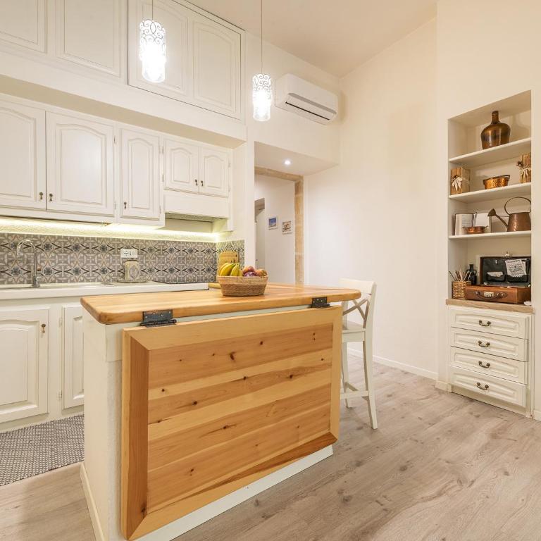 Marco's stylish home In the heart of Cagliari - Apartment - 6