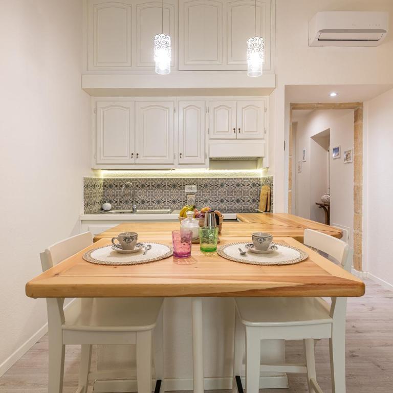 Marco's stylish home In the heart of Cagliari - Apartment - 16