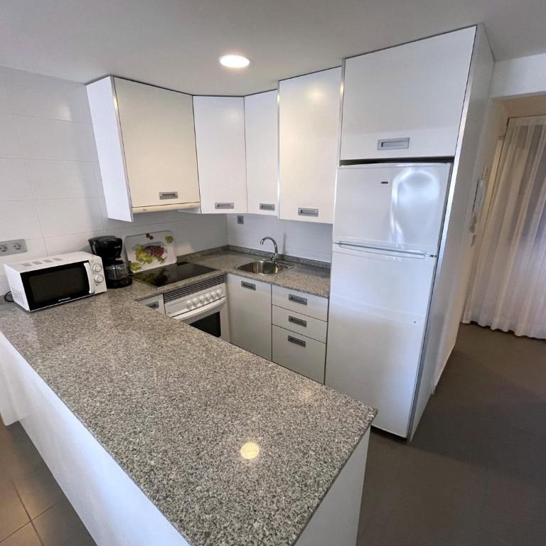 La Manga Beach Club Apartments - One-Bedroom Apartment - 12