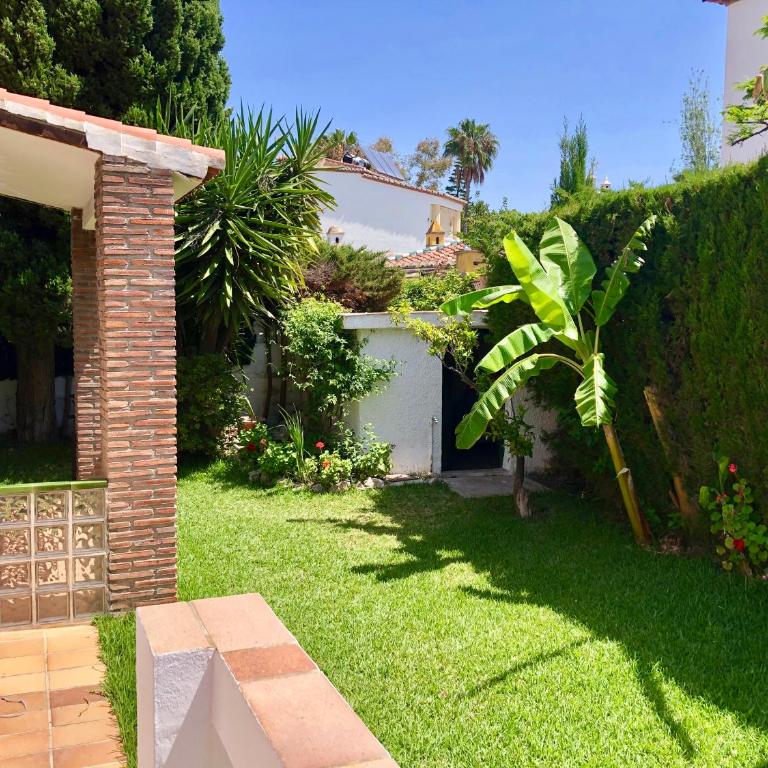 Precioso Chalet en Almuñecar junto al Mar con Garage privado - Casa de 5 dormitorios - 1
