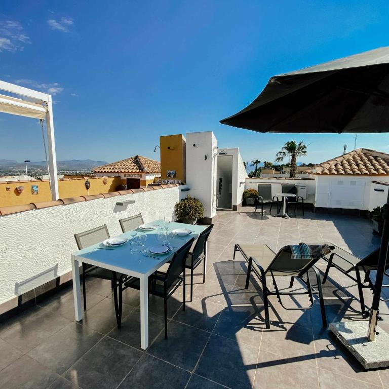Stunning 2 bedroom apartment with Pool View - Apartment - 11