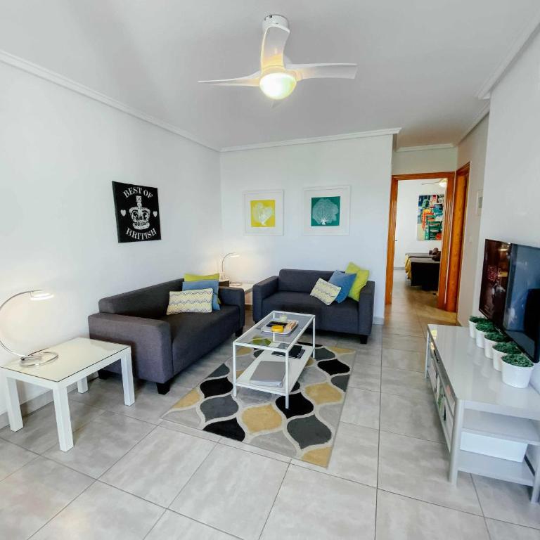 Stunning 2 bedroom apartment with Pool View - Apartment - 25