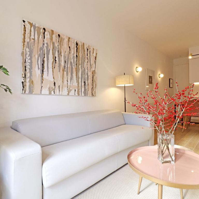 Reina Sofia Boutique II - Two-Bedroom Apartment - 4