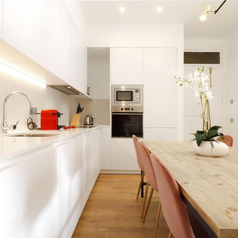 Reina Sofia Boutique II - Two-Bedroom Apartment - 19