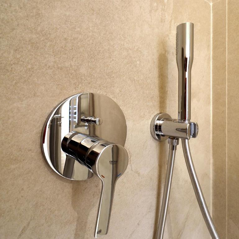 Reina Sofia Boutique II - Two-Bedroom Apartment - 33