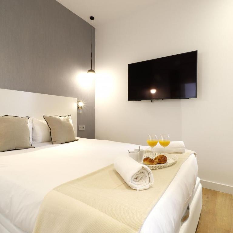 Reina Sofia Boutique II - Two-Bedroom Apartment - 41