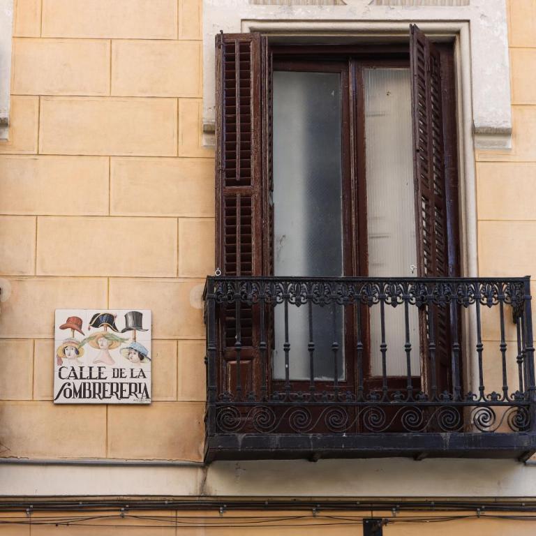 Reina Sofia Boutique II - Two-Bedroom Apartment - 56