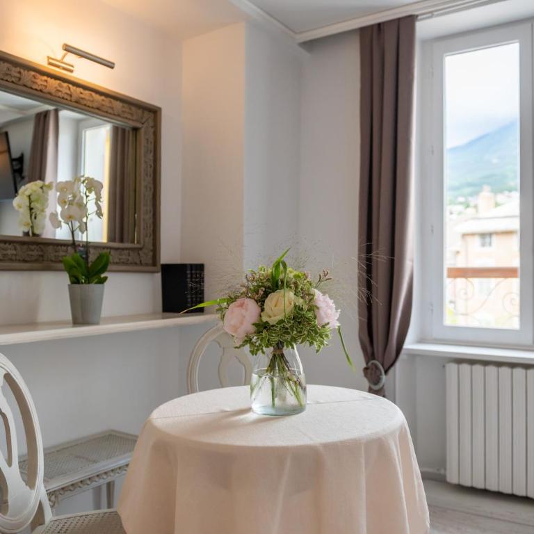 Logis - Hotel De La Mairie - Chambre Double Confort - 5