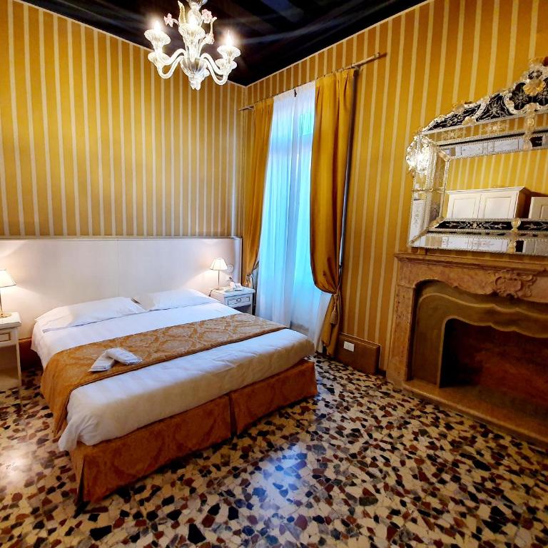 Hotel Corte dei Greci - Camera Matrimoniale Classic - 12