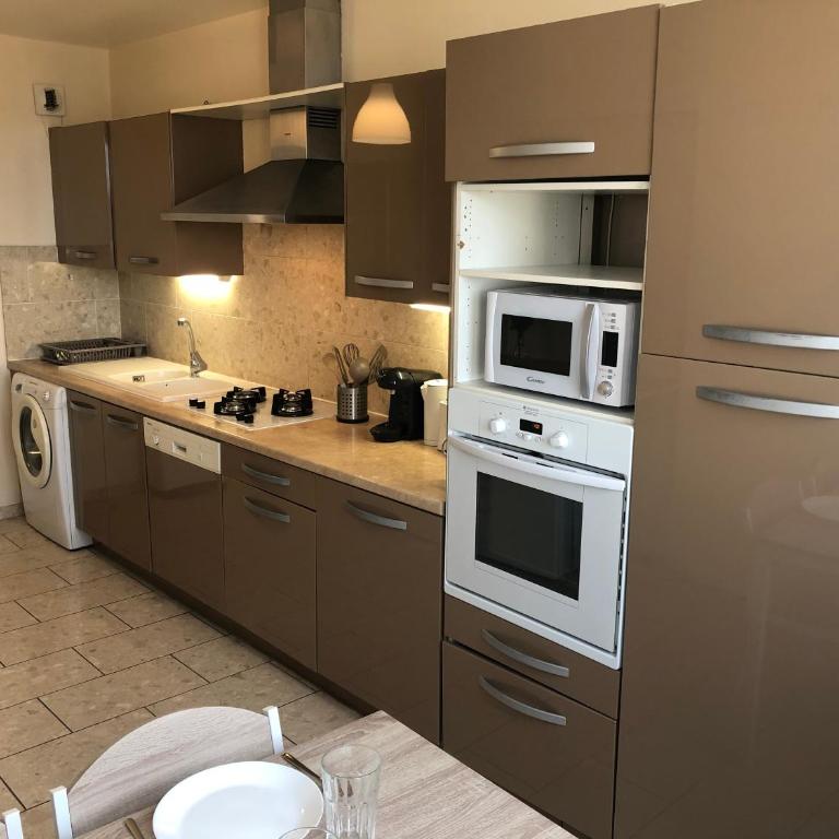 Chambre Privée en Colocation Villeurbanne Métro Bonnevay - Chambre Double Deluxe - 3