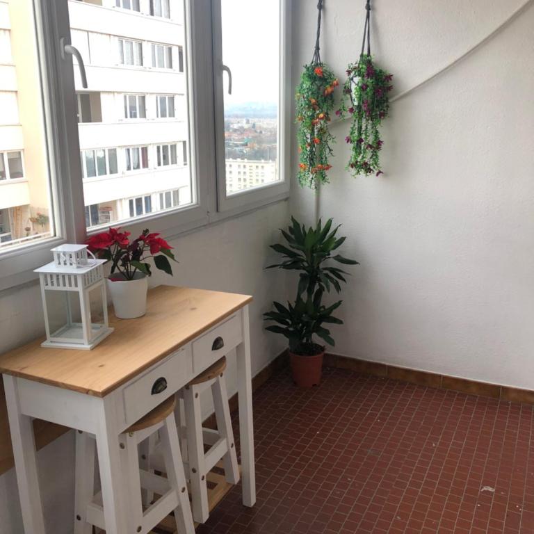 Chambre Privée en Colocation Villeurbanne Métro Bonnevay - Chambre Double Deluxe avec Balcon - 23