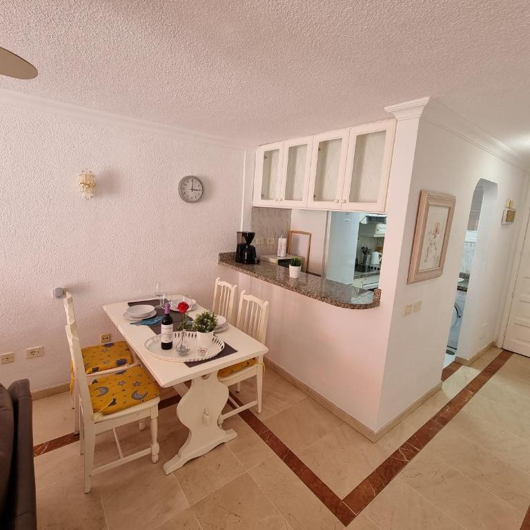 Casa Teide, ground floor Apartment Parque Santiago 1, heated pool, 100 m to sea and beach, wifi - Apartamento de 2 dormitorios - 9