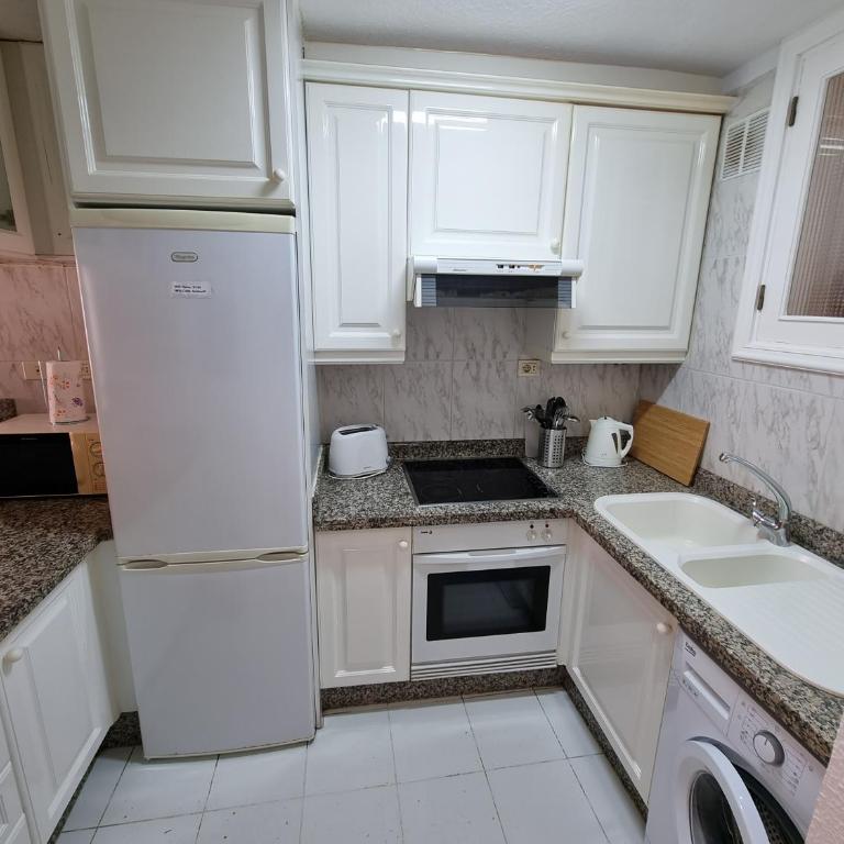 Casa Teide, ground floor Apartment Parque Santiago 1, heated pool, 100 m to sea and beach, wifi - Apartamento de 2 dormitorios - 17