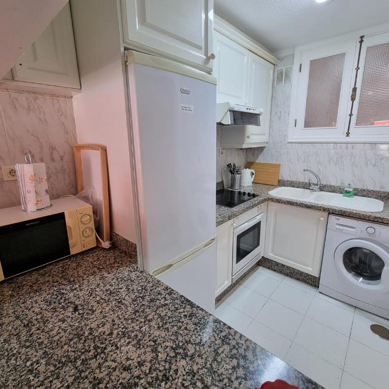 Casa Teide, ground floor Apartment Parque Santiago 1, heated pool, 100 m to sea and beach, wifi - Apartamento de 2 dormitorios - 19