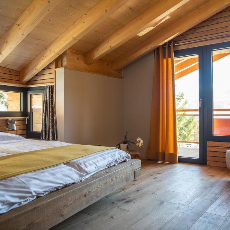 La Tzavane - Zimmer mit Kingsize-Bett und Balkon - 2