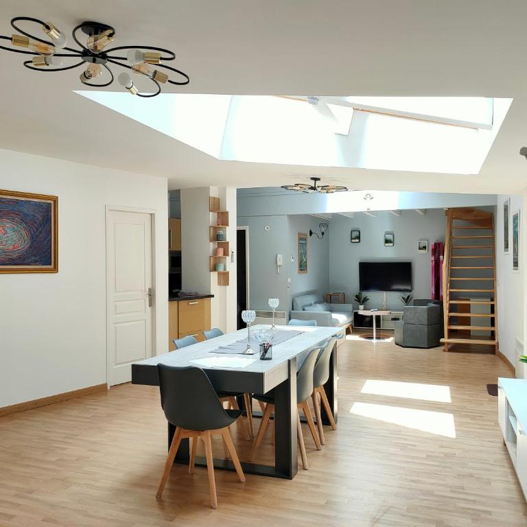 Luxury Loft Lourdes - Appartement 3 Chambres - 2