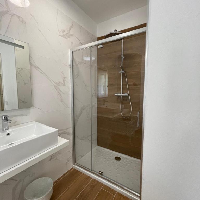 Esperia 1 Piscina e Parcheggio - Appartamento con 2 Camere da Letto - 11